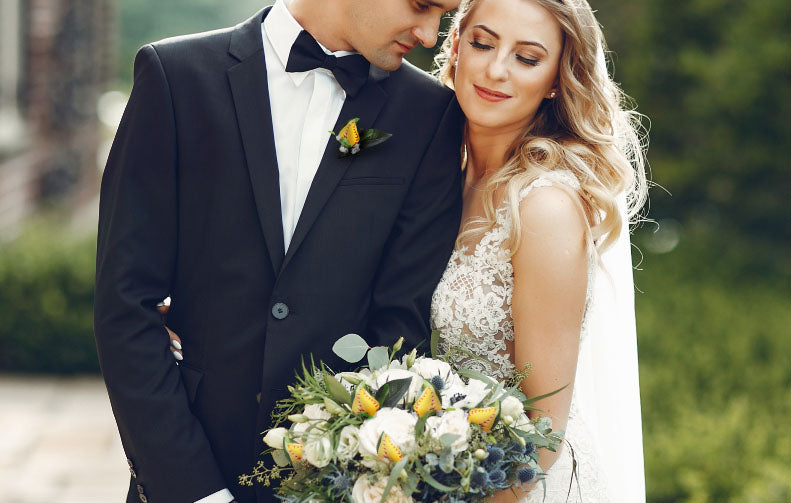 WEDDING BASEBALL ROSES