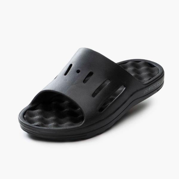 SCROLLER-GFAR-GIFTGUIDES-RUNNERGUY-RECOVERYSHOES.jpg