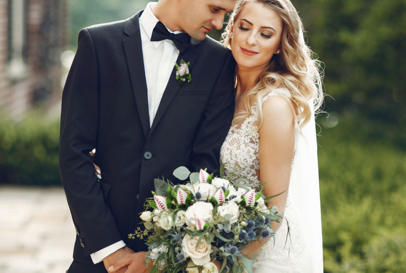 WEDDING BASEBALL ROSES